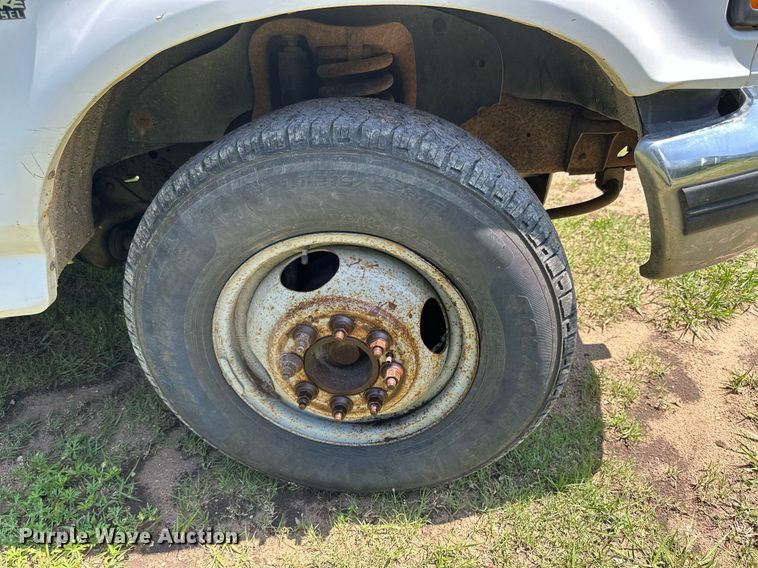 image for item KL9091 1995 Ford F350  flatbed pickup truck