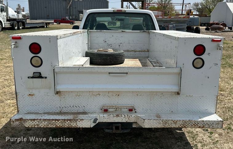 image for item KL9145 2007 Ford F350 Super Duty  SuperCab utility bed pickup truck