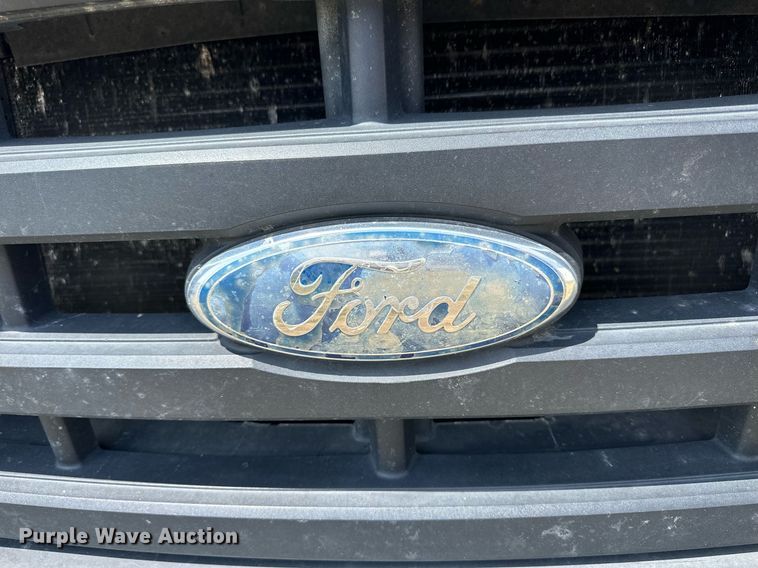 image for item KL9145 2007 Ford F350 Super Duty  SuperCab utility bed pickup truck