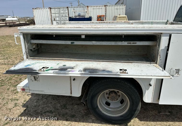 image for item KL9145 2007 Ford F350 Super Duty  SuperCab utility bed pickup truck