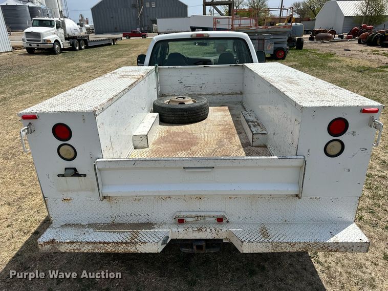 image for item KL9145 2007 Ford F350 Super Duty  SuperCab utility bed pickup truck