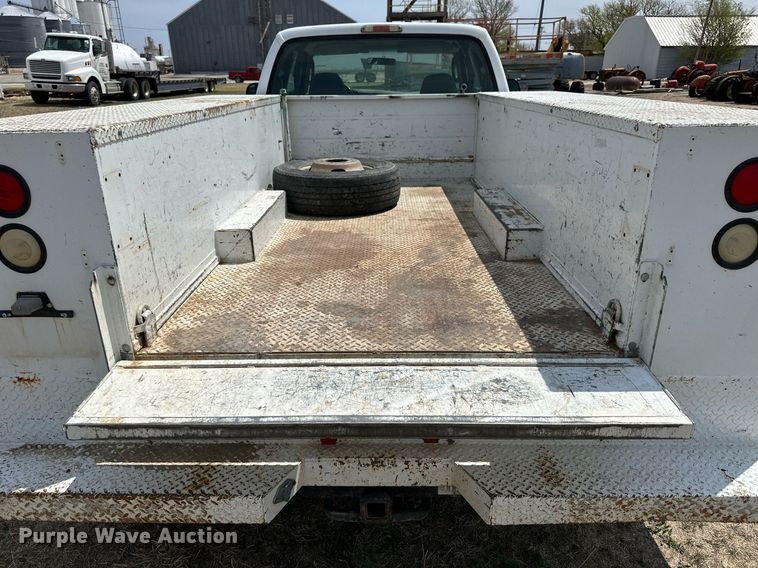 image for item KL9145 2007 Ford F350 Super Duty  SuperCab utility bed pickup truck