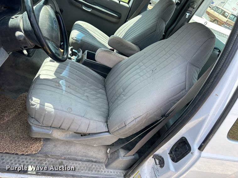 image for item KL9145 2007 Ford F350 Super Duty  SuperCab utility bed pickup truck