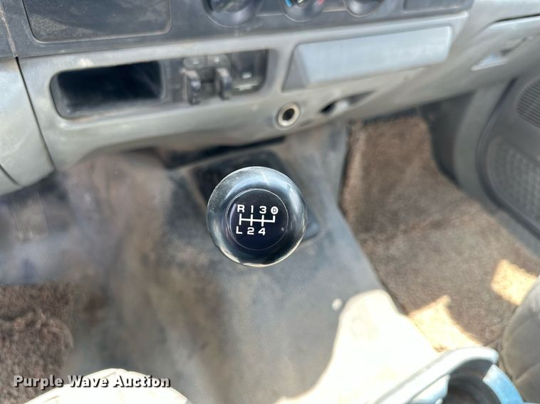 image for item KL9145 2007 Ford F350 Super Duty  SuperCab utility bed pickup truck