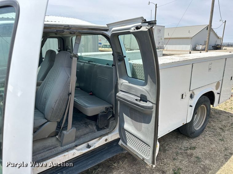 image for item KL9145 2007 Ford F350 Super Duty  SuperCab utility bed pickup truck