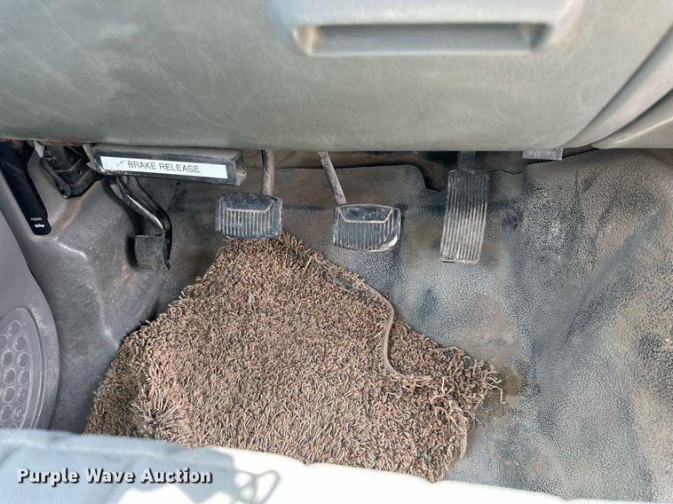 image for item KL9145 2007 Ford F350 Super Duty  SuperCab utility bed pickup truck