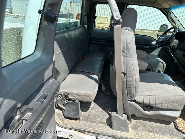 image for item KL9145 2007 Ford F350 Super Duty  SuperCab utility bed pickup truck