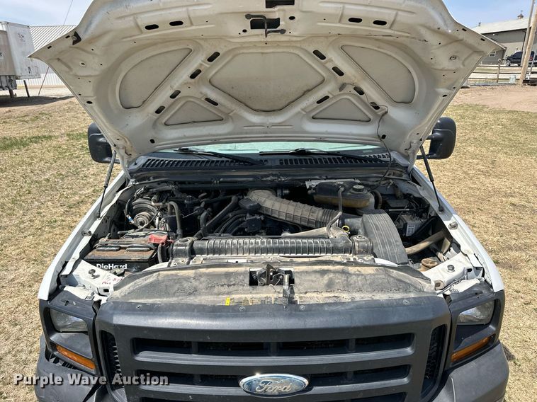 image for item KL9145 2007 Ford F350 Super Duty  SuperCab utility bed pickup truck