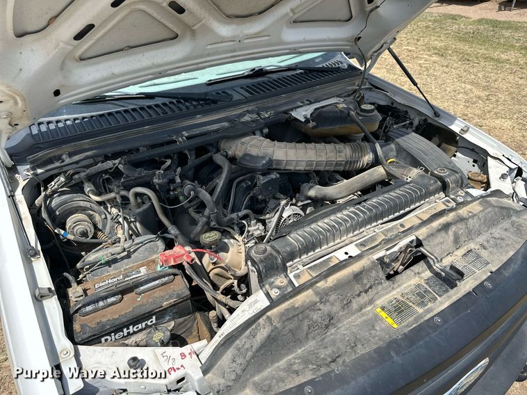 image for item KL9145 2007 Ford F350 Super Duty  SuperCab utility bed pickup truck