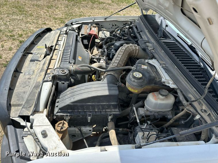 image for item KL9145 2007 Ford F350 Super Duty  SuperCab utility bed pickup truck