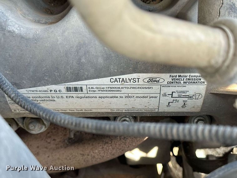 image for item KL9145 2007 Ford F350 Super Duty  SuperCab utility bed pickup truck