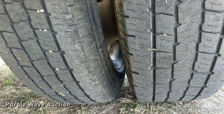 image for item KL9145 2007 Ford F350 Super Duty  SuperCab utility bed pickup truck