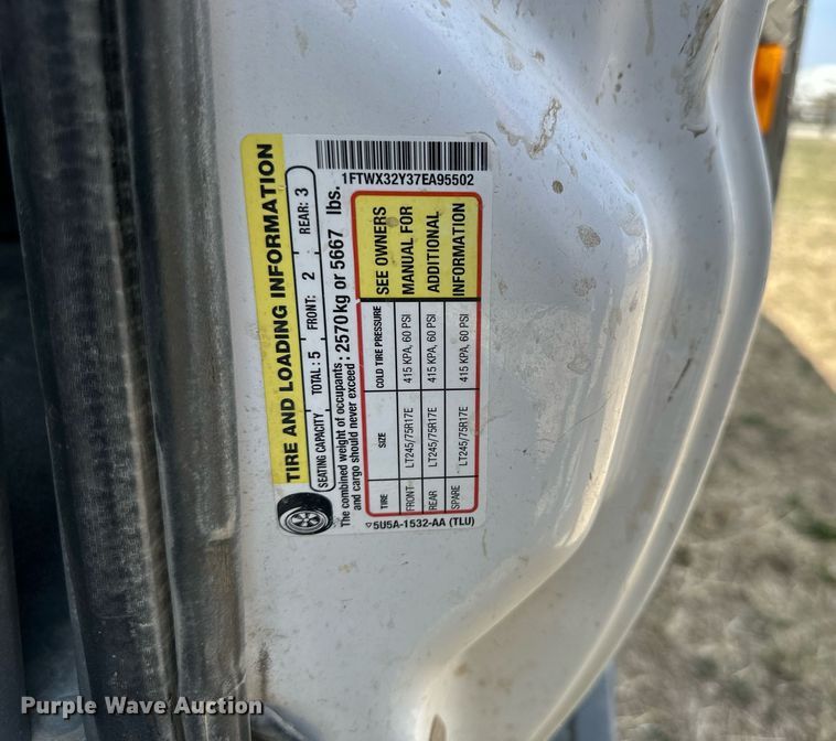 image for item KL9145 2007 Ford F350 Super Duty  SuperCab utility bed pickup truck