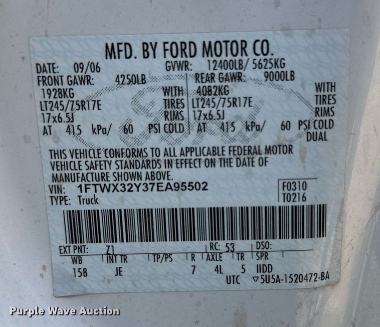 image for item KL9145 2007 Ford F350 Super Duty  SuperCab utility bed pickup truck