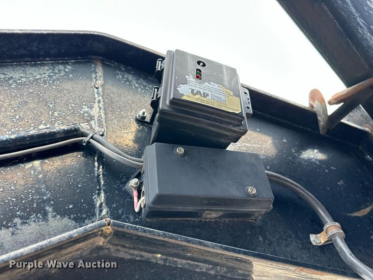 image for item KL9185 2007 PJ equipment trailer