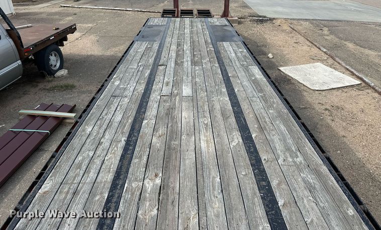 image for item KL9185 2007 PJ equipment trailer