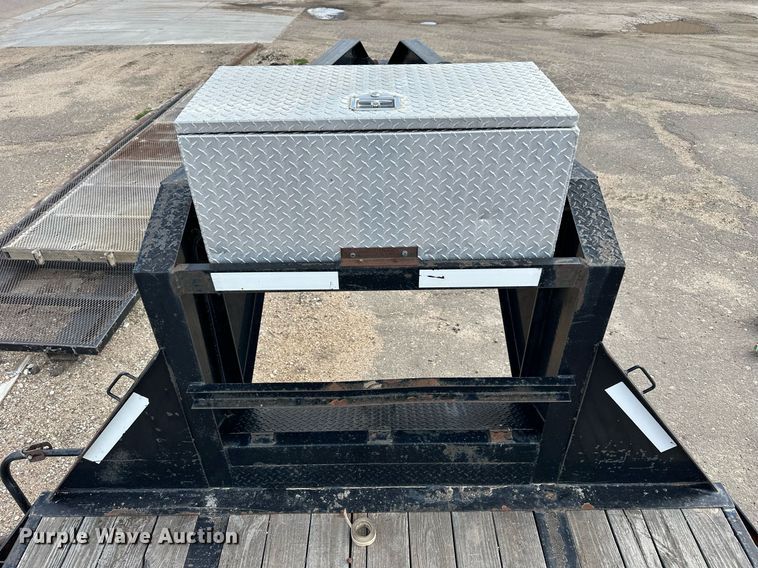 image for item KL9185 2007 PJ equipment trailer