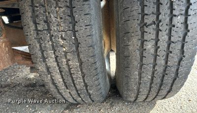 image for item KL9185 2007 PJ equipment trailer