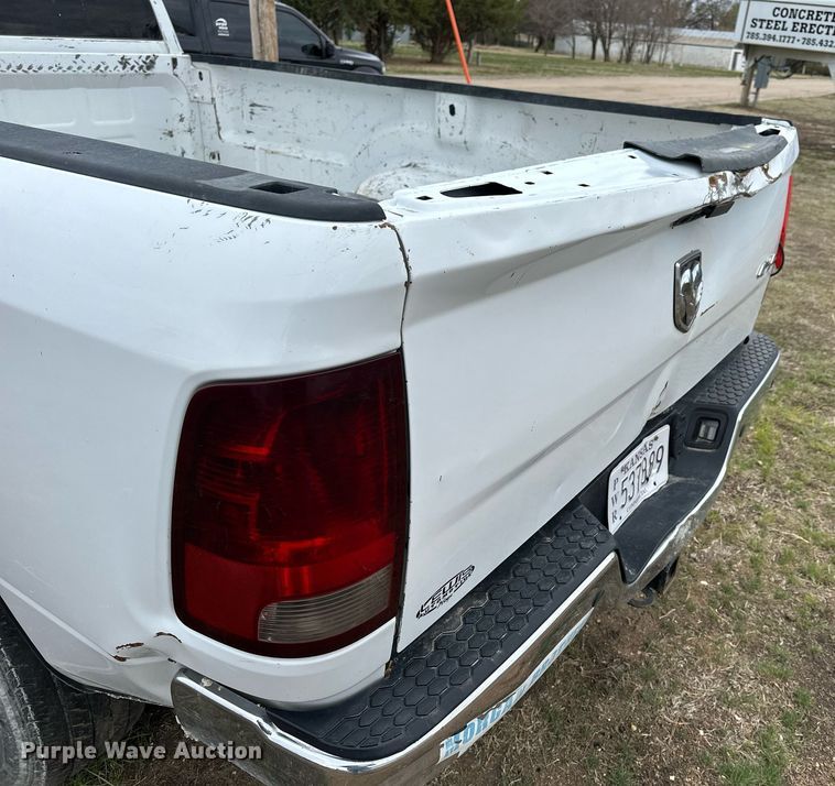 image for item KL9194 2015 Dodge Ram 2500  Crew Cab pickup truck