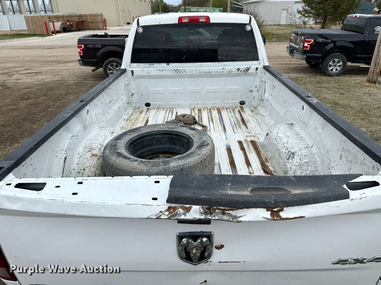 image for item KL9194 2015 Dodge Ram 2500  Crew Cab pickup truck