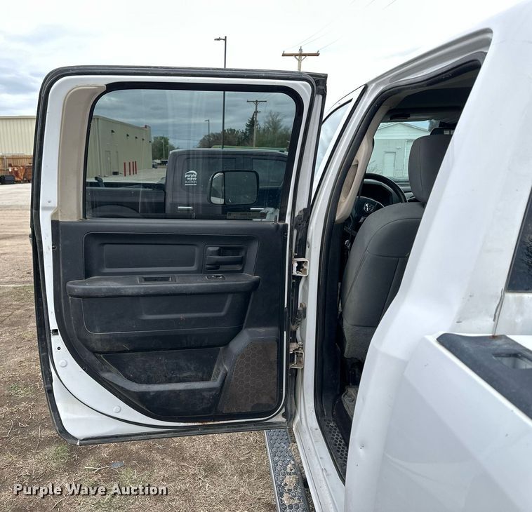 image for item KL9194 2015 Dodge Ram 2500  Crew Cab pickup truck