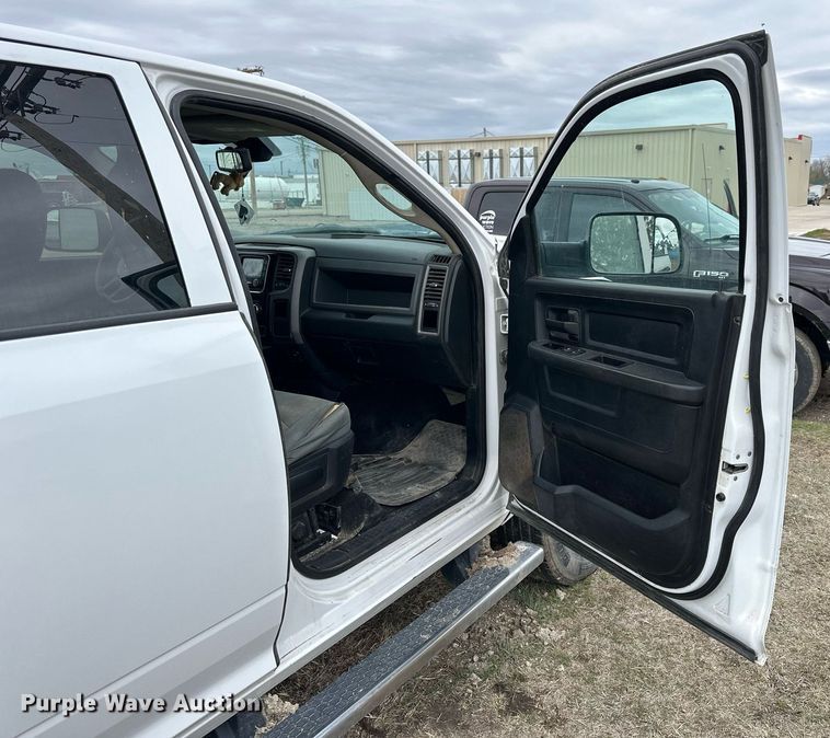 image for item KL9194 2015 Dodge Ram 2500  Crew Cab pickup truck