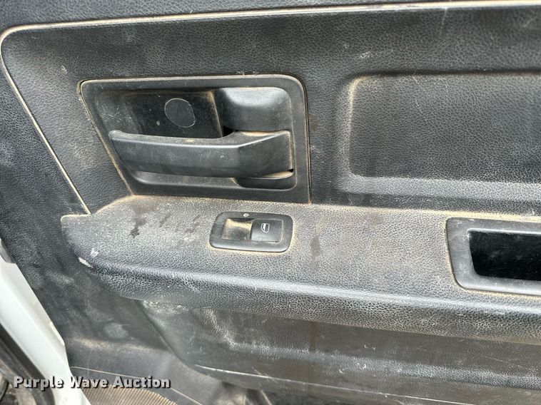 image for item KL9194 2015 Dodge Ram 2500  Crew Cab pickup truck