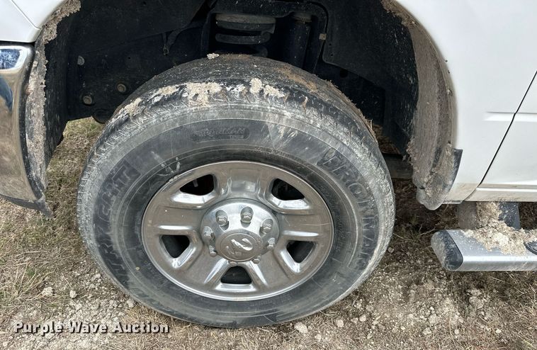 image for item KL9194 2015 Dodge Ram 2500  Crew Cab pickup truck