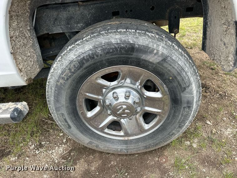 image for item KL9194 2015 Dodge Ram 2500  Crew Cab pickup truck