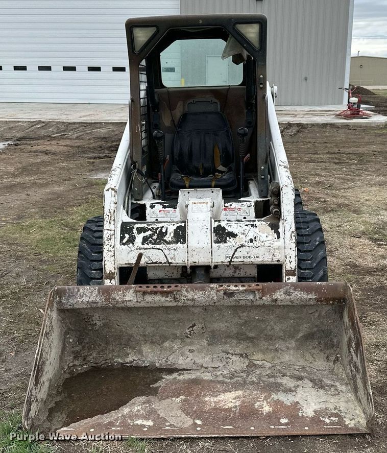 image for item KL9196 2005 Bobcat S130  skid steer loader