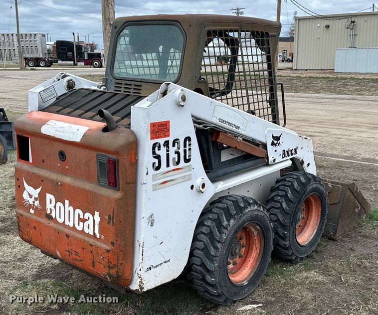 image for item KL9196 2005 Bobcat S130  skid steer loader
