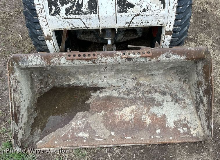 image for item KL9196 2005 Bobcat S130  skid steer loader