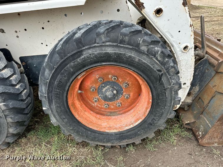 image for item KL9196 2005 Bobcat S130  skid steer loader