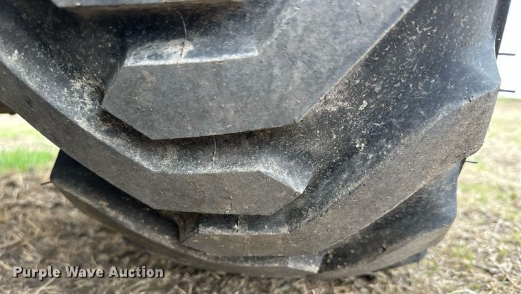 image for item KL9196 2005 Bobcat S130  skid steer loader