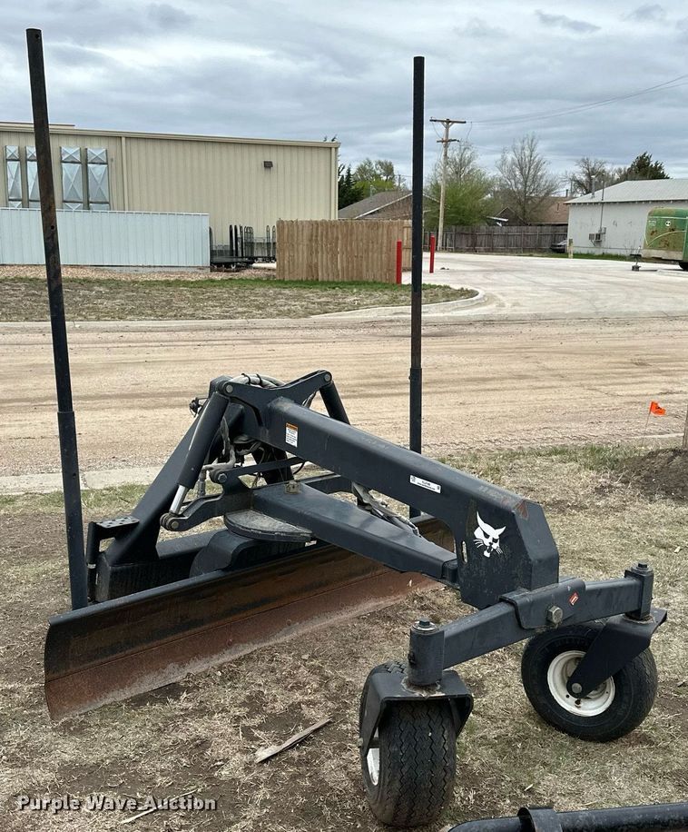 image for item KL9199 2010 Bobcat MI Grader 84  skid steer grader