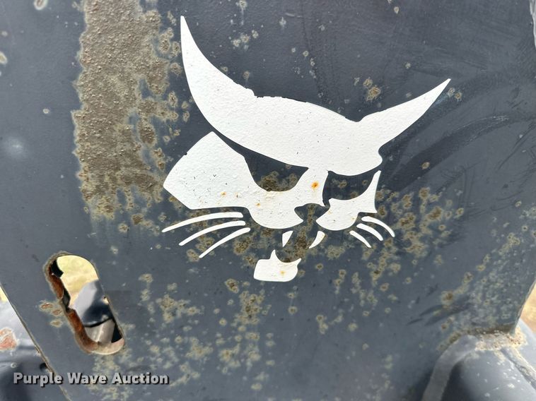 image for item KL9199 2010 Bobcat MI Grader 84  skid steer grader