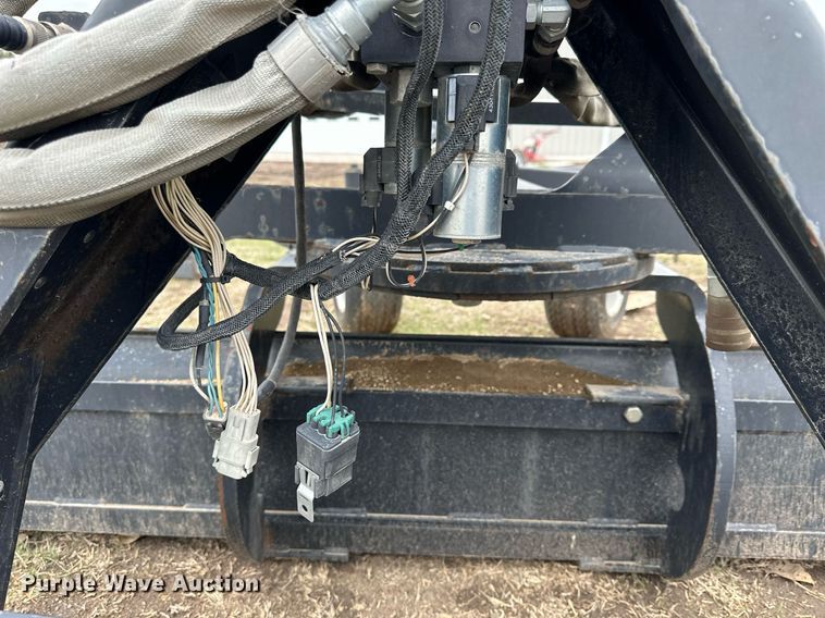 image for item KL9199 2010 Bobcat MI Grader 84  skid steer grader