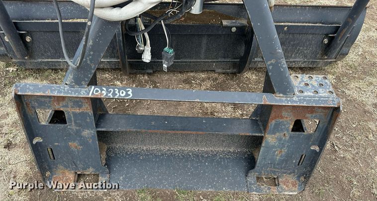 image for item KL9199 2010 Bobcat MI Grader 84  skid steer grader