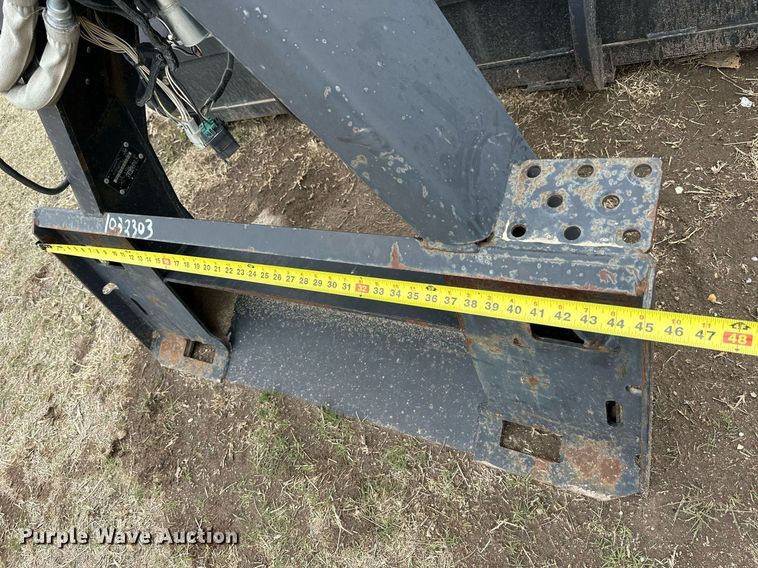 image for item KL9199 2010 Bobcat MI Grader 84  skid steer grader