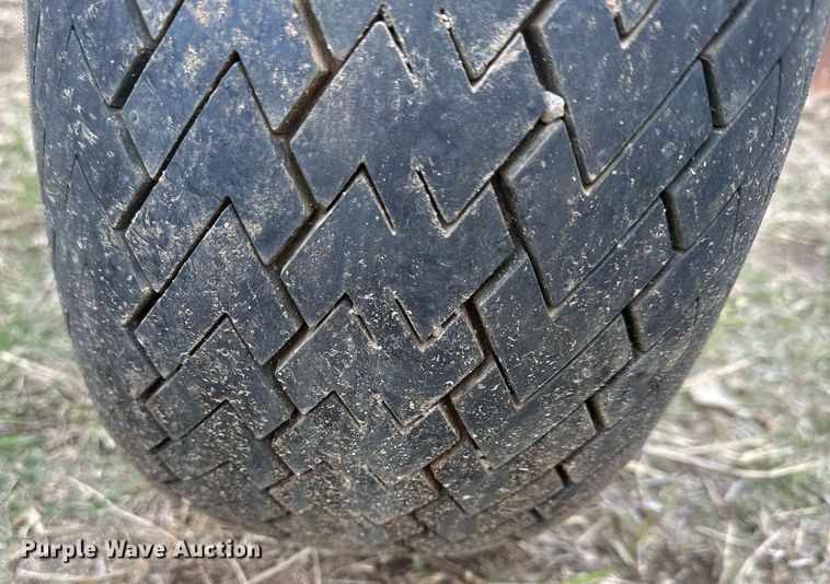 image for item KL9199 2010 Bobcat MI Grader 84  skid steer grader