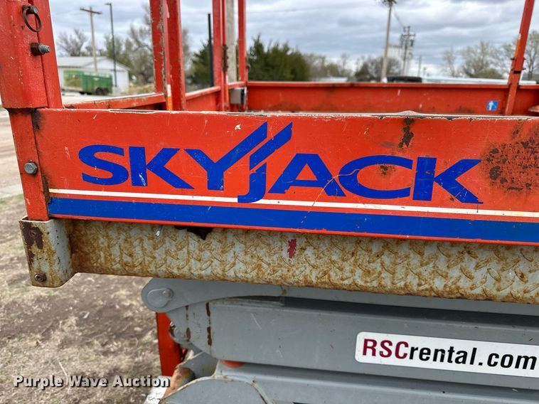 image for item KL9200 Skyjack SJ7127  scissor lift