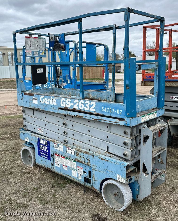 image for item KL9201 (2) scissor lifts