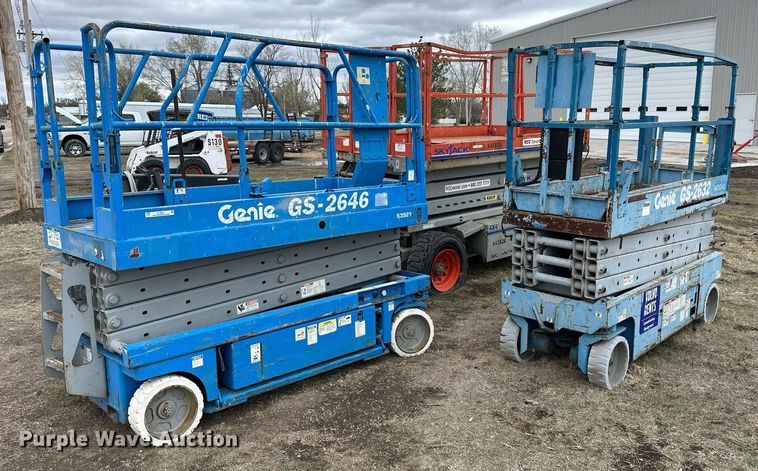 image for item KL9201 (2) scissor lifts