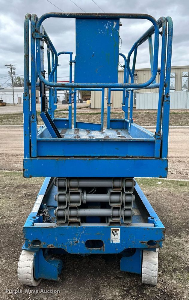 image for item KL9201 (2) scissor lifts