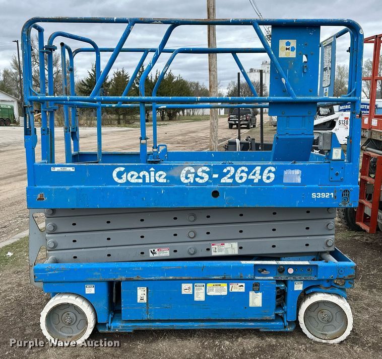 image for item KL9201 (2) scissor lifts