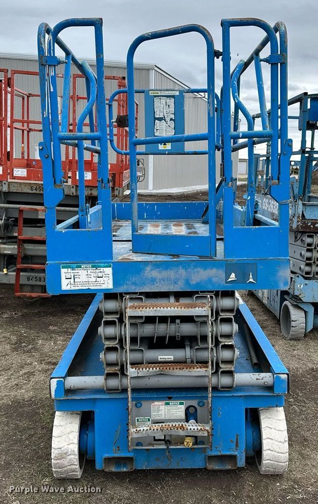 image for item KL9201 (2) scissor lifts