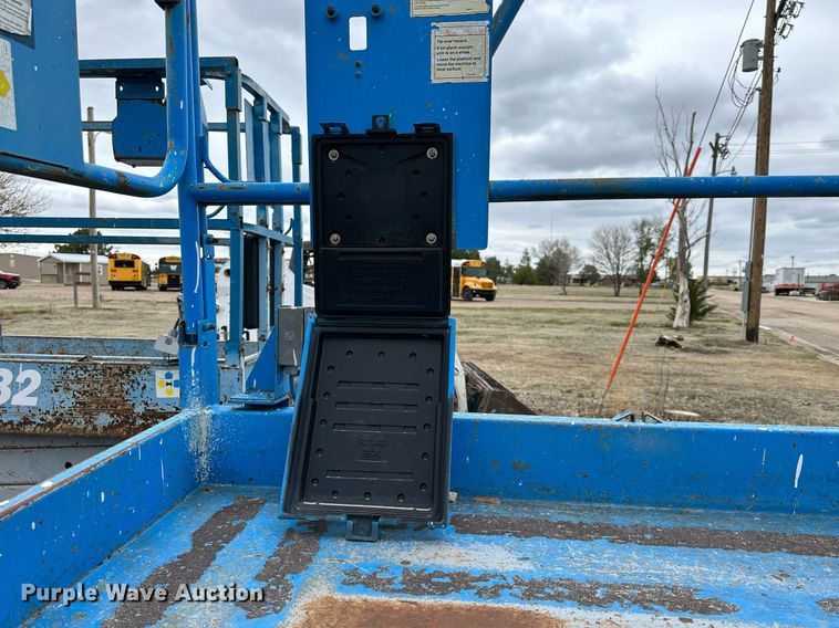 image for item KL9201 (2) scissor lifts