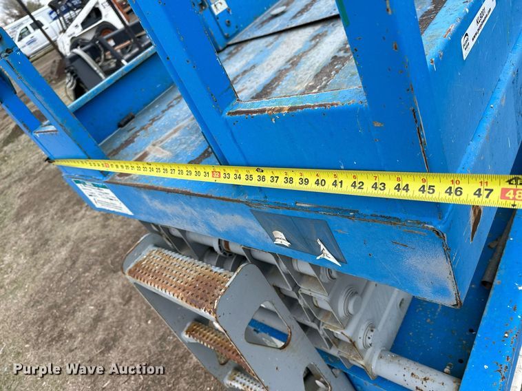 image for item KL9201 (2) scissor lifts