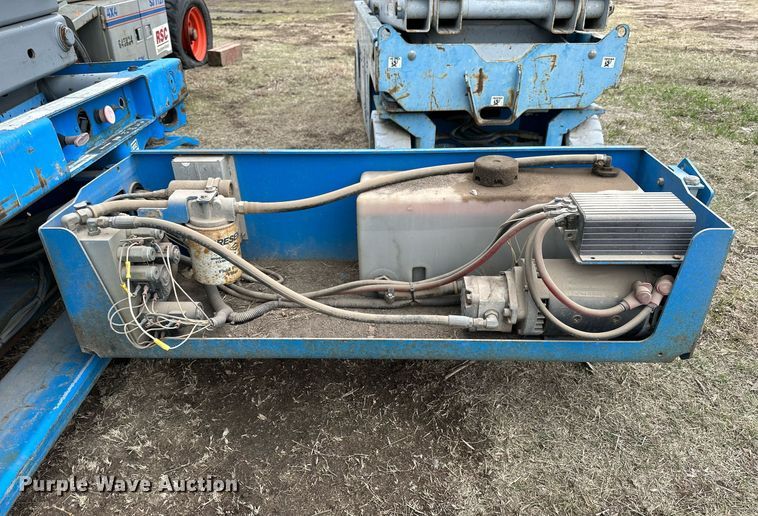 image for item KL9201 (2) scissor lifts