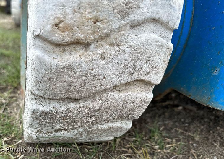 image for item KL9201 (2) scissor lifts